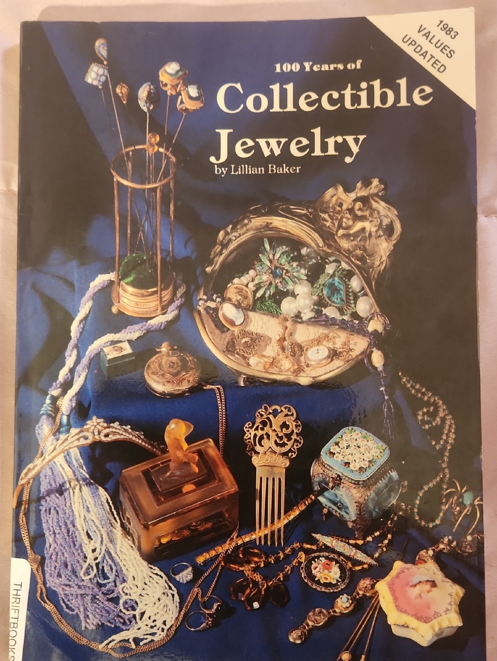 100 Years Of Collectible Jewelry  And identification and value guide Book
